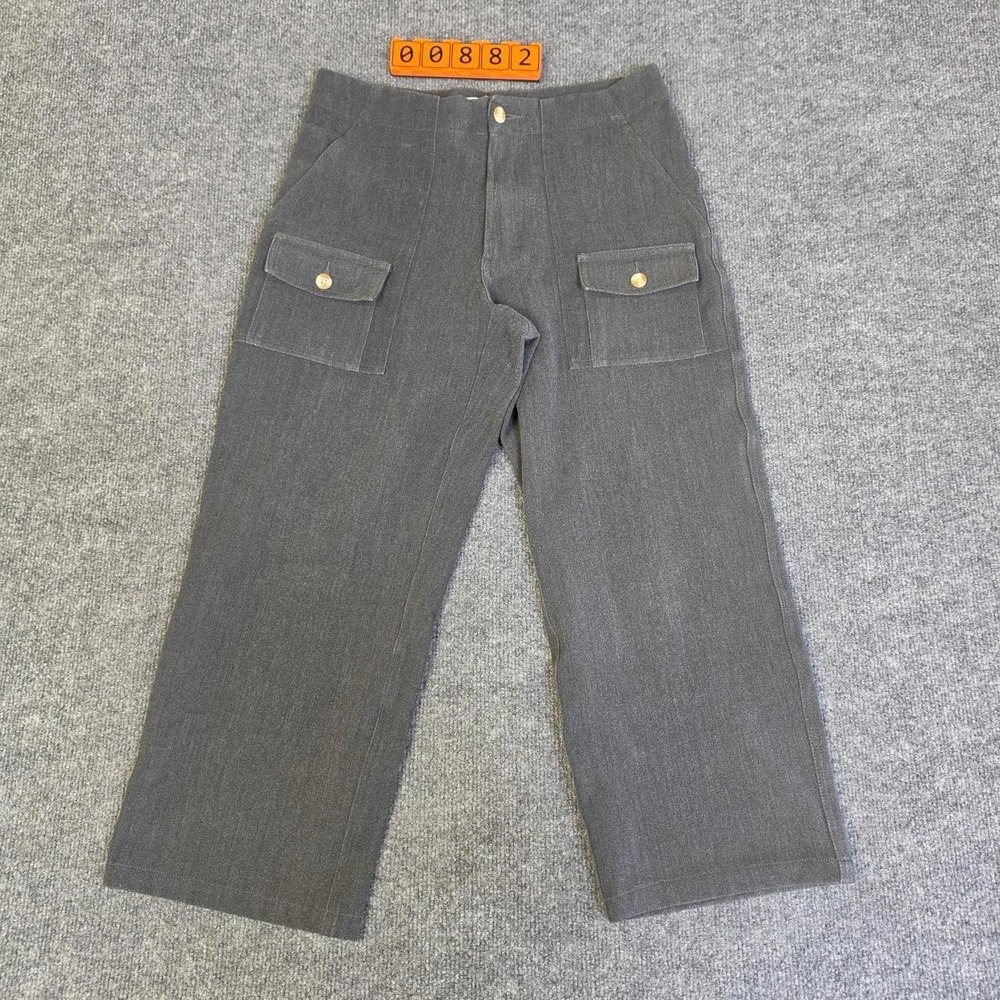 Vintage Tommy Hilfiger gray linen capris size 6. Some wear and small repair.